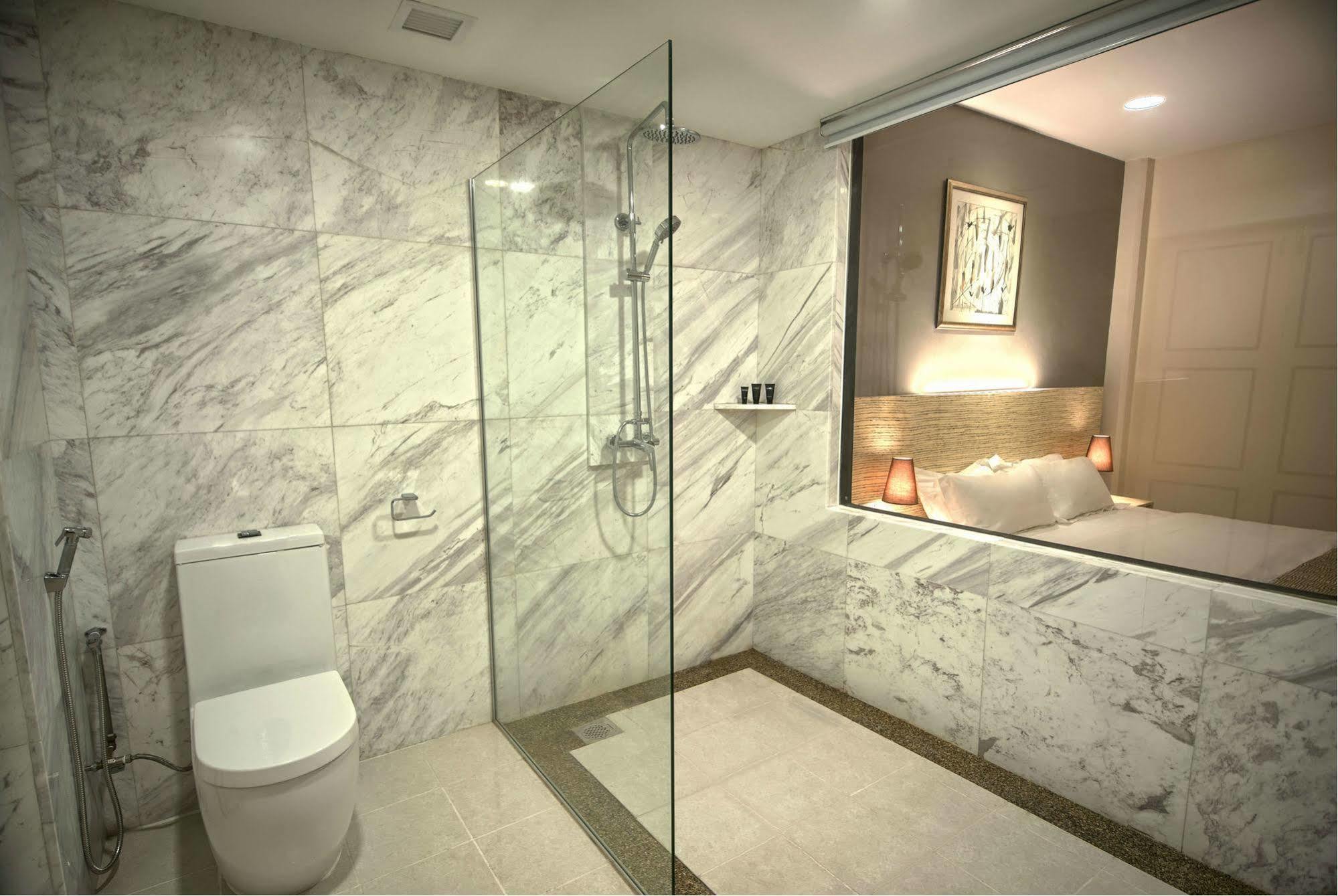 Raintr33 Hotel สิงคโปร์ ภายนอก รูปภาพ